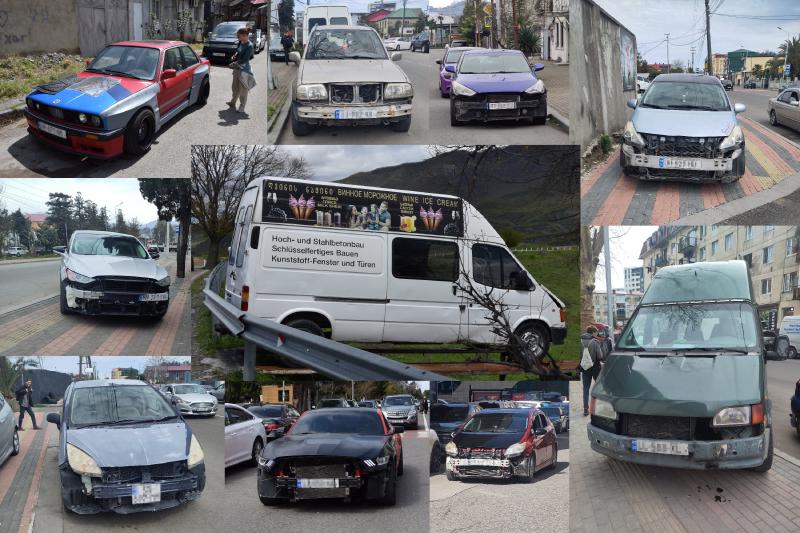 Autos mit fehlender Verkleidung